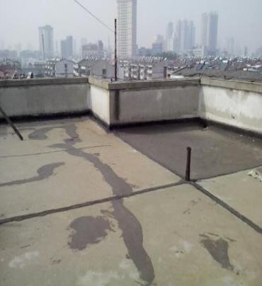 南浔漏水维修 楼顶漏水是什么原因，楼顶漏水维修方法是什么?
